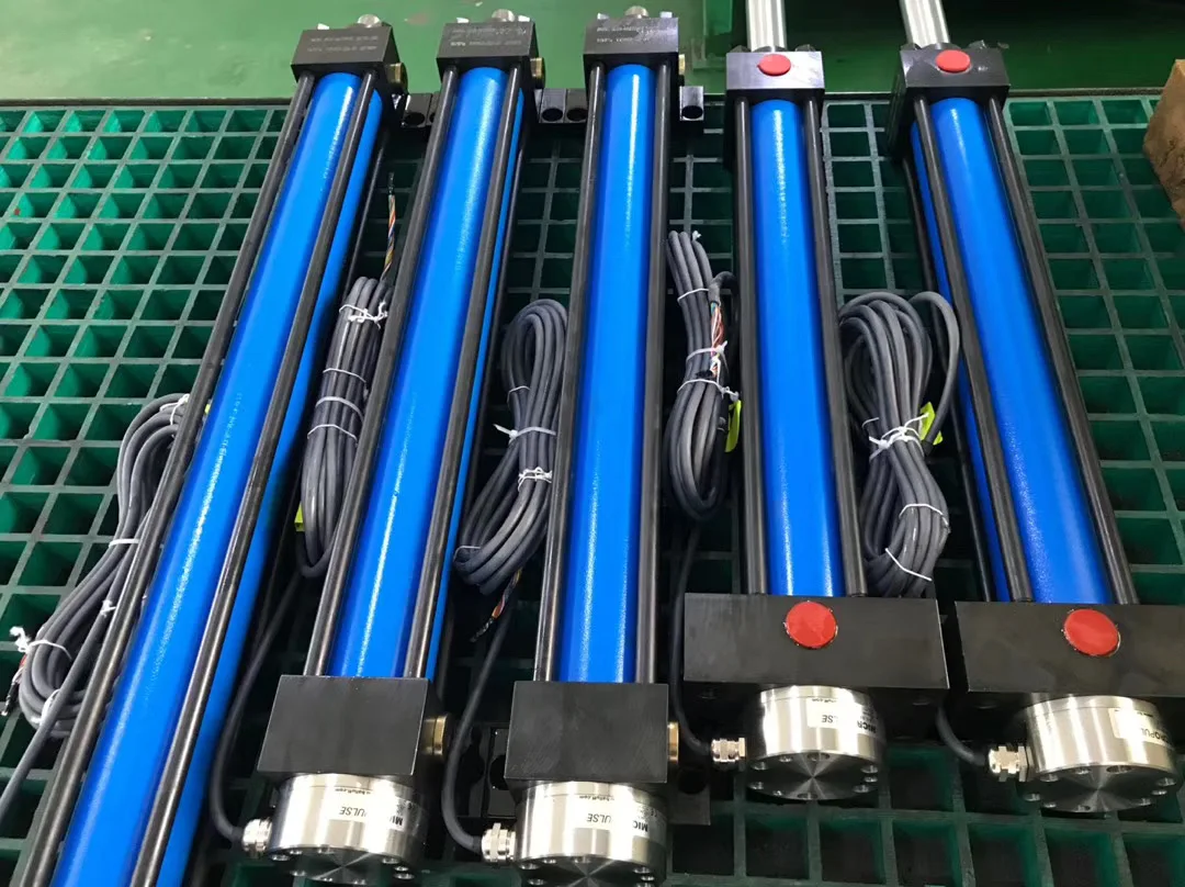 циліндр рульової тяги